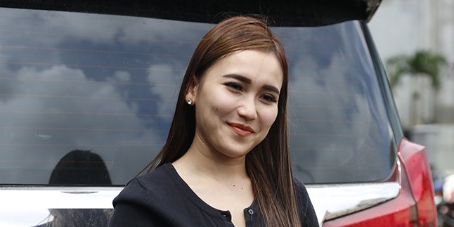 2 Depok Residents Infected with Corona Virus, Will Ayu Ting Ting Limit Interactions with Others?