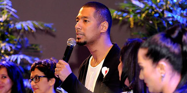 2013, Marcell Siahaan Luncurkan 2 Album