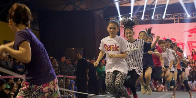 3 Generasi JKT48 Adu Lompat Tali, Siapa Juaranya?