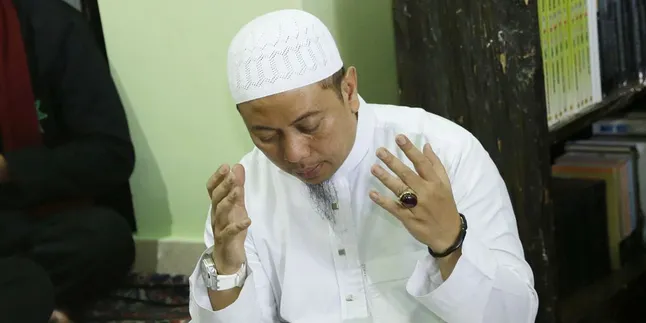 3 Pertimbangan Opick Bisa Diberikan Amanah Menjaga Sehelai Rambut Nabi Muhammad 3 Pertimbangan Opick Bisa Diberikan Amanah Menjaga Sehelai Rambut Nabi Muhammad