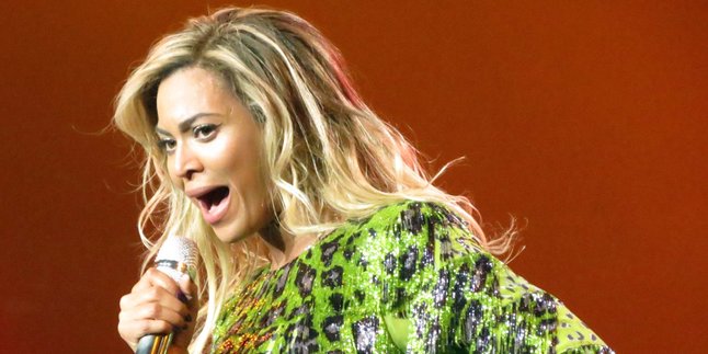 Di Balik Air Mata Beyonce Yang Tertahan Saat Konser, Ada Apa?