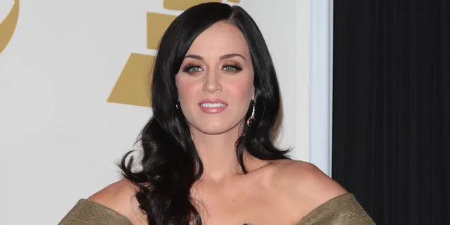 Wah, Katy Perry Liburan Bersama Pacar Baru?