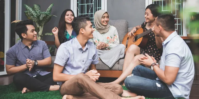 4 Cara Asyik Satukan Teman Cewek dan Cowok saat Hangout Bareng