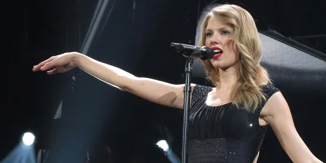 4 Essential Make Up Taylor Swift