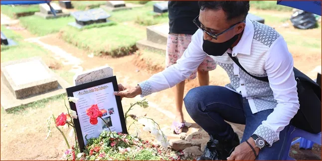 40 Hari Kematian, Makam Olga Syahputra Masih Tetap Harum
