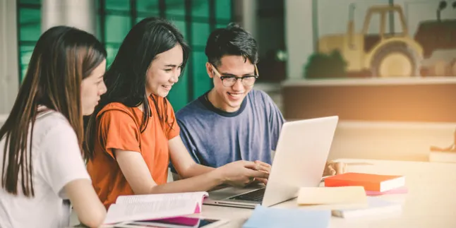 5 Alasan Kenapa Belajar Online Kini Nggak Sekadar Tren