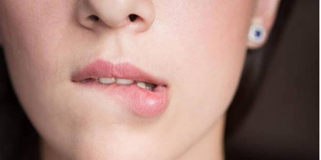 5 Cara Mudah Menjaga Bibir Agar Merah Alami