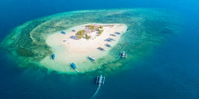 5 dari 10 Destinasi Wisata Halal Terbaik Dunia Ada di Indonesia, Mana Aja Nih?