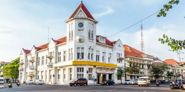 5 Destinasi Amazing yang Bisa Kamu Kunjungi Saat Traveling ke Surabaya