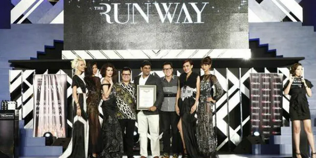 5 Finalis AsNTM Dukung THE RUNWAY Catat Prestasi di MURI
