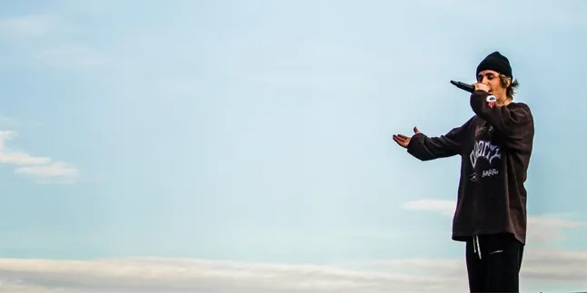 5 Foto Justin Bieber Pakai Celana Kolor: No Doubt, Tetap Stylish Abis