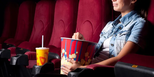 5 Hal Menyebalkan Saat Nonton Film di Bioskop