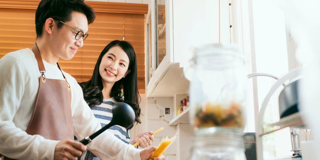 5 Romantic Things Couples Do in Korean Dramas When Living Together