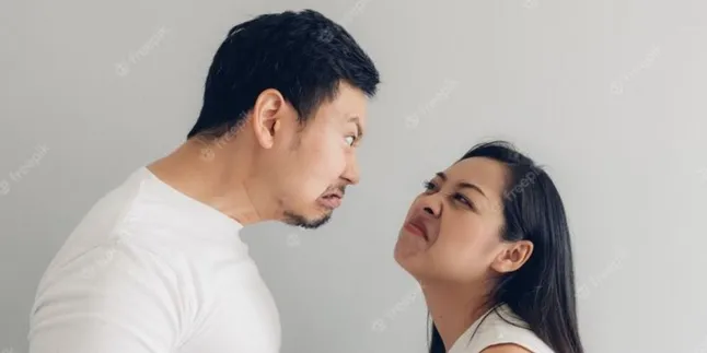 5 Isyarat Bahwa Dia Mungkin Tidak Serius Mencintaimu