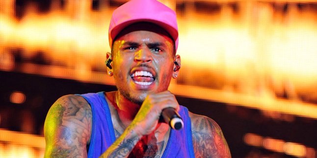 5 Kejanggalan Konser Chris Brown di Indonesia