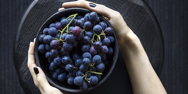 5 Benefits of Black Grapes for Health, Heart-Healthy - Preventing Cancer