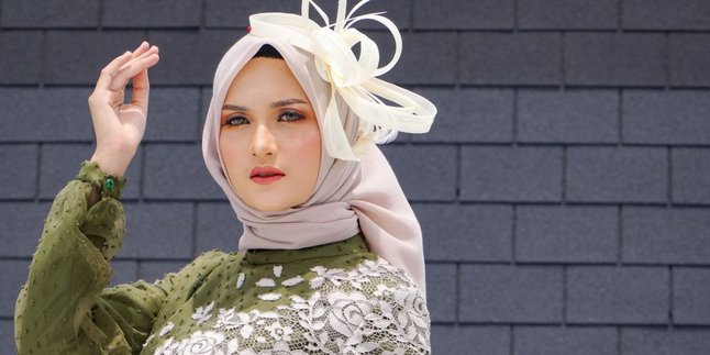 5 Model Baju Gamis Brokat 2025 dengan Desain Modern dan Mewah, Bikin Tampilan Makin Anggun 5 Model Baju Gamis Brokat 2025 dengan Desain Modern dan Mewah, Bikin Tampilan Makin Anggun