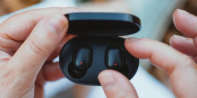 5 Rekomendasi Earphone Bluetooth Terbaik 2022, Sudah Canggih Terjangkau Lagi
