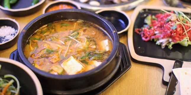 5 Resep Olahan Sup Rumput Laut Korea Miyeokguk yang Enak dan Praktis Dibuat