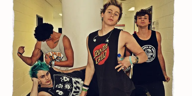 5 Seconds Of Summer Pernah Dihadiahi Stripper Cowok!