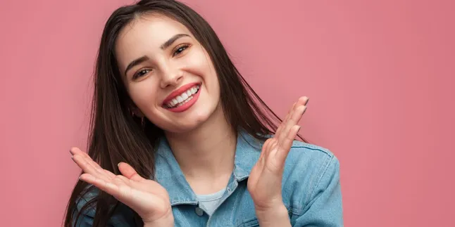 5 Sikap Rendah Hati yang Membuat Perempuan Dewasa Bersinar