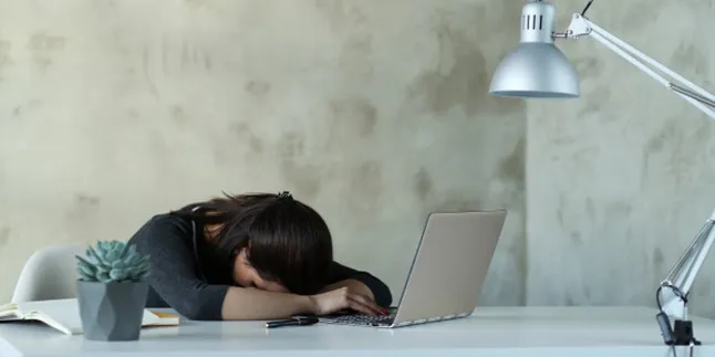 50 Kata Bijak Lelah Fisik Pikiran dan Hati, Lepas Penat - Ajarkan Sikap Bijaksana Saat Kelelahan