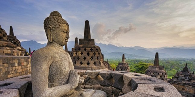 50 Wise and Profound Javanese Words, About God - Life Advice