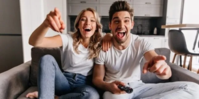 100 Kata-Kata Lucu buat Pacar Ketawa Ngakak dan Bahagia, Menghibur - Bikin Hubungan Awet Harmonis