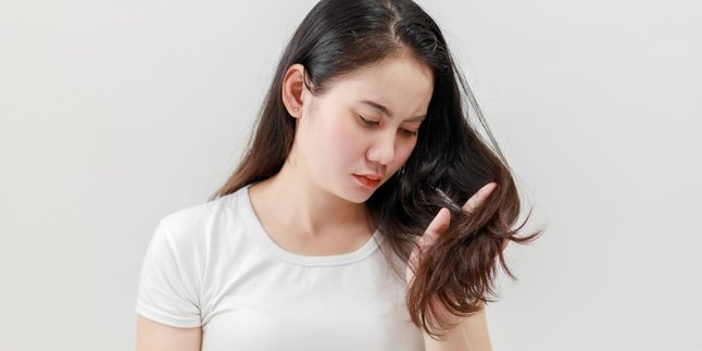 6 Cara Agar Rambut Tidak Kering Sebagai Akibat Tanda Penuaan Rambut