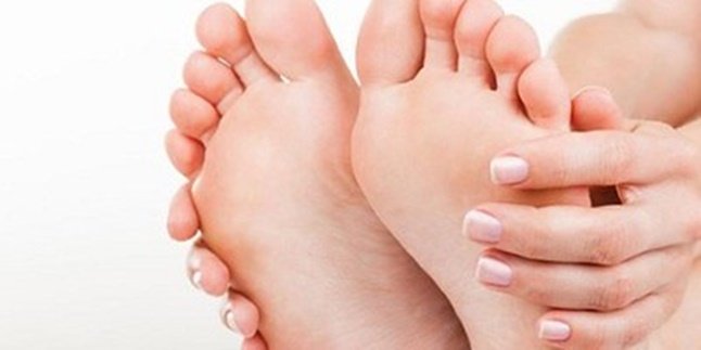 6 Ways to Naturally Treat Calluses on Hands and Feet, Can Use Pineapple