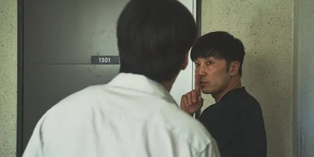 6 Movies about Apartment Dwellers with Their Own Secrets, Full of Plot Twists