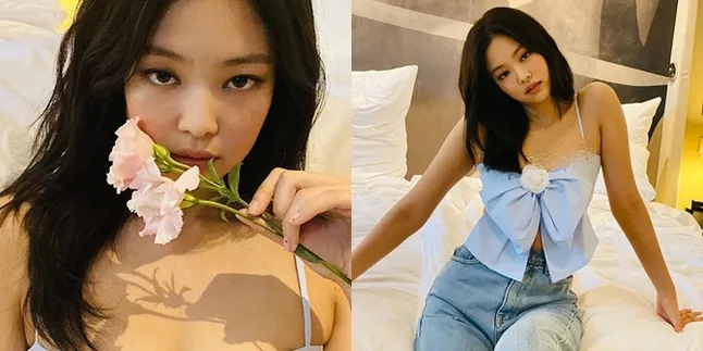 6 Potret Jennie BLACKPINK Pose di Atas Kasur, Pakai Bralette Berhias Pita 6 Potret Jennie BLACKPINK Pose di Atas Kasur, Pakai Bralette Berhias Pita