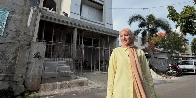 6 Photos of Tya Ariestya's New Boarding House Under Construction, Towering - Four Floors
