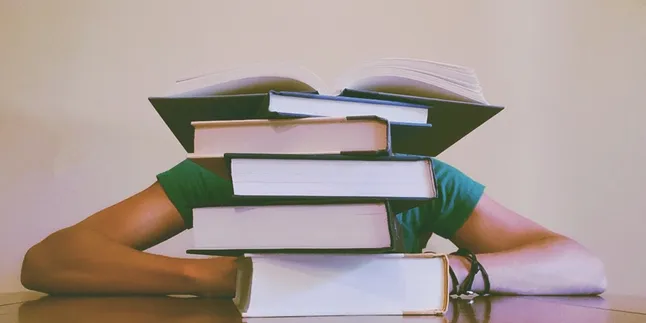 6 Rekomendasi Buku Hukum Internasional Pidana dan Perdata - Perdagangan, Bisa Jadi Referensi untuk Mahasiswa