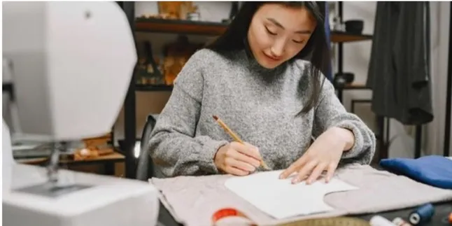 6 Zodiac Signs Most Suitable for Working in Creative Fields, Have Unique Ideas and High Imagination