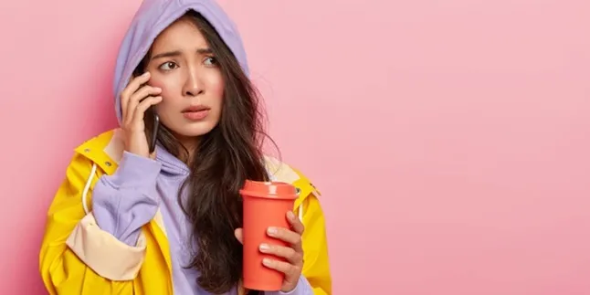 102 Kata-Kata Pacar Sibuk yang Tak Pernah Kasih Kabar, Ungkapan Kerinduan Sekaligus Sindiran