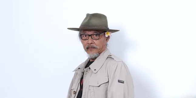 60 Kata-Kata Sujiwo Tejo yang Bijak dan Penuh Makna, Tentang Cinta - Kehidupan 60 Kata-Kata Sujiwo Tejo yang Bijak dan Penuh Makna, Tentang Cinta - Kehidupan