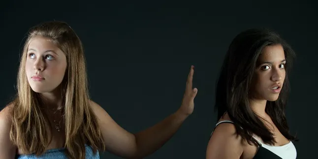 65 Kata-Kata Sirik Berisi Petuah untuk Orang yang Bersikap Iri Dengki