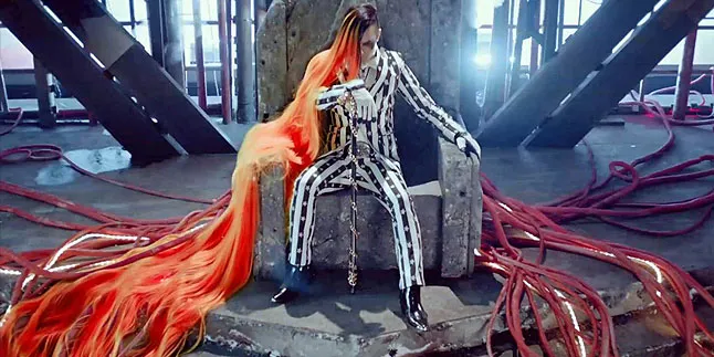 7 Gaya Rambut Terunik Yang Pernah Dipakai Cowok K-Pop! 7 Gaya Rambut Terunik Yang Pernah Dipakai Cowok K-Pop!