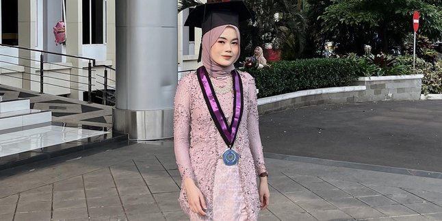 7 Inspirations for Hijab Kebaya Models for Graduation, Beautiful, Elegant, and Classy