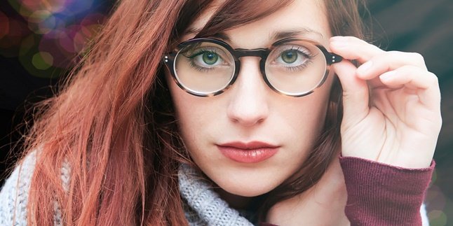 7 Types of Glasses Lenses According to Needs and Materials
