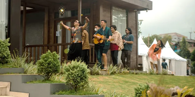 7 Musisi Tanah Air & IM3 Ooredoo Ajak Temukan 2021-mu Mulai Dari Video Musik 'Selaras' Hingga Collabonation Camp!