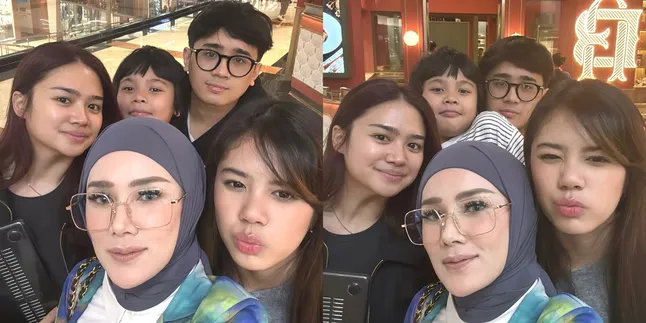 7 Potret Mulan Jameela Kumpul Bareng Keempat Anaknya, Sebut Abis Gaul dengan Teman Sepermainan 7 Potret Mulan Jameela Kumpul Bareng Keempat Anaknya, Sebut Abis Gaul dengan Teman Sepermainan
