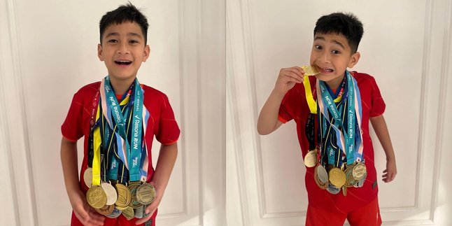 7 Photos of Rafathar Showcasing All His Medals, Full of Expression and Achievement