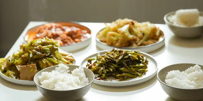 7 Resep Kreasi Sayur Kangkung yang Praktis, Cocok Dibuat untuk Pemula dan Anti Gagal!