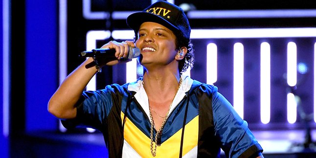 7 Tanda Kamu Sudah Terobsesi Dengan Bruno Mars