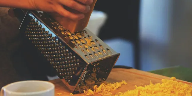 8 Vintage Cooking Tools That Are Irreplaceable, Still Reliably Used Despite Many Modern Utensils