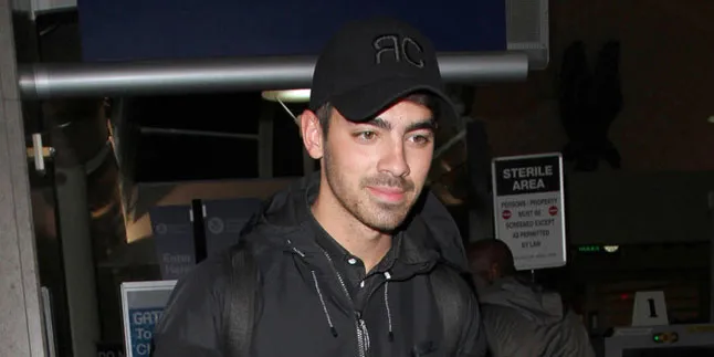 8 Bulan Berpisah, Joe Jonas - Blanda Eggenschwiler Balikan?