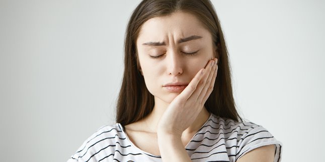 8 Natural Ways to Treat Cavities, Lemongrass - Tamarind Acid