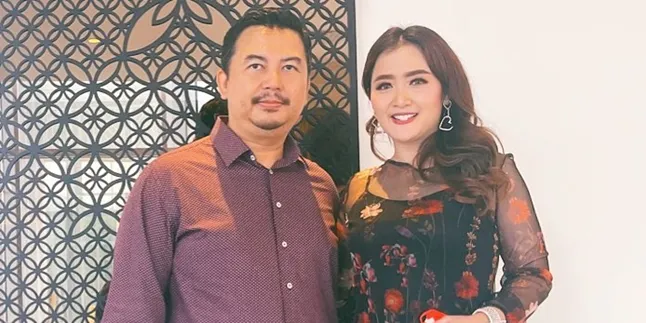 8 Potret Kisah Dokter Dema Suami Vega Darwanti yang Fobia Nasi Putih - Sang Istri Sempat Nggak Percaya 8 Potret Kisah Dokter Dema Suami Vega Darwanti yang Fobia Nasi Putih - Sang Istri Sempat Nggak Percaya